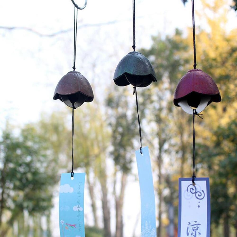 https://cdn.shopify.com/s/files/1/0059/2887/8191/products/3-wind-bells-kaede-outdoor-my-japanese-home_976.jpg?v=1571710612