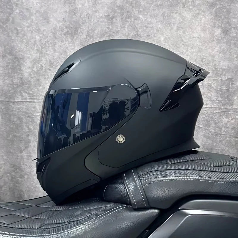 https://cdn.shopify.com/s/files/1/0743/8945/5069/files/8-dot-approved-flip-up-motorcycle-helmet-dual-sun-visor.webp?v=1759419687