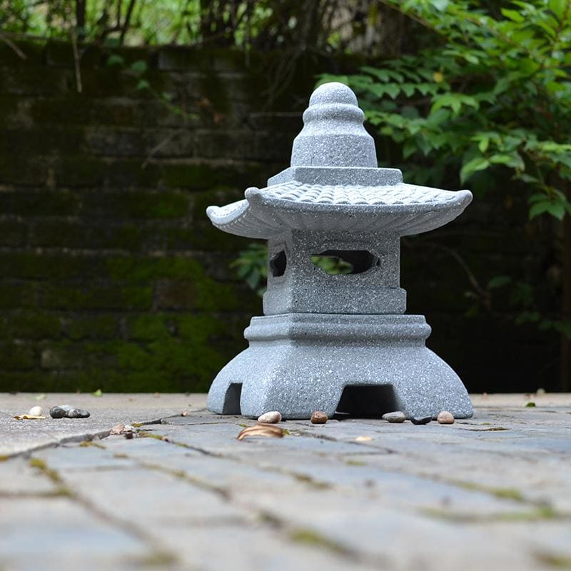 https://cdn.shopify.com/s/files/1/0059/2887/8191/products/garden-lantern-midori-lamps-my-japanese-home_828.jpg?v=1571710620