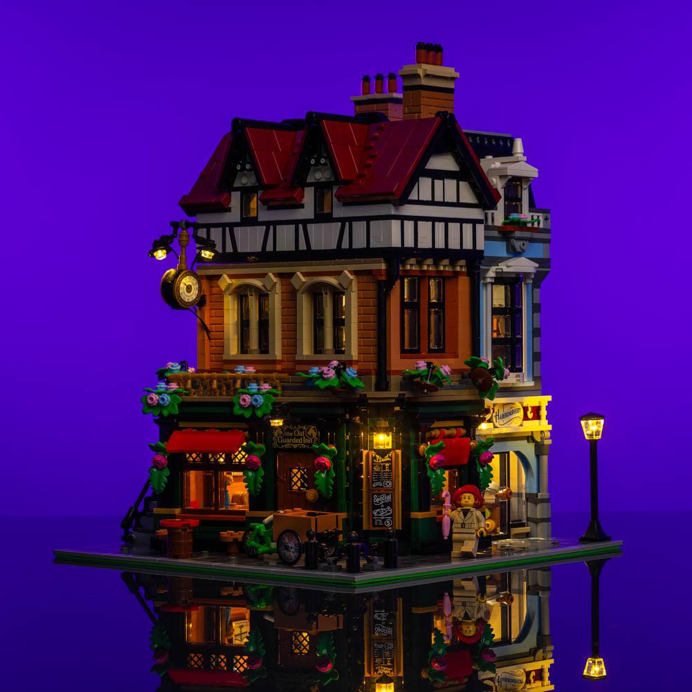 https://cdn.shopify.com/s/files/1/0743/8945/5069/files/puzzloria-2-0-light-kit-default-title-lmb-2-0-light-kit-for-lego-tudor-corner-10350-43786449518813.jpg?v=1745181452