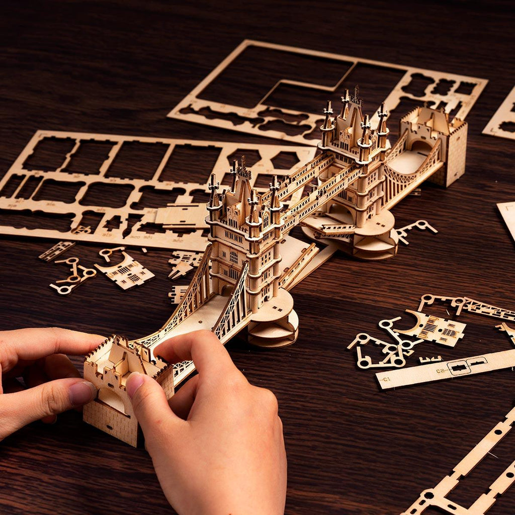 https://cdn.shopify.com/s/files/1/0743/8945/5069/files/puzzloria-3d-wooden-puzzle-tower-bridge-puzzloria-illuminated-tower-bridge-3d-wooden-puzzle-43347849314525.jpg?v=1745185570