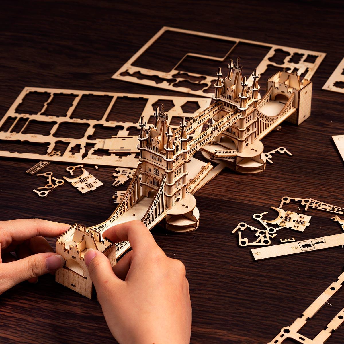 https://cdn.shopify.com/s/files/1/0743/8945/5069/files/puzzloria-3d-wooden-puzzle-tower-bridge-puzzloria-illuminated-tower-bridge-3d-wooden-puzzle-43347849314525.jpg?v=1745185570