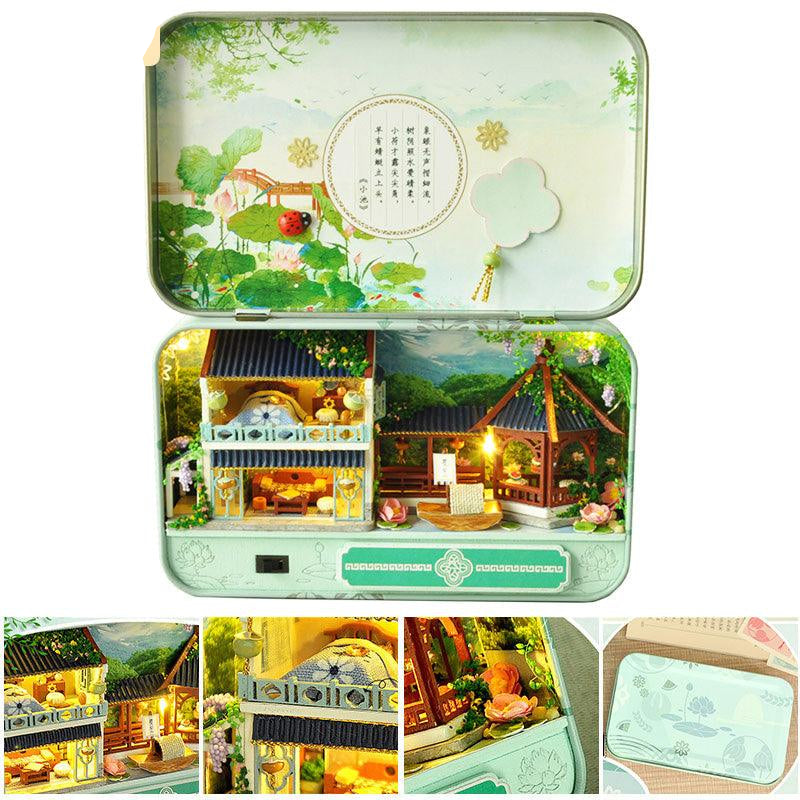 https://cdn.shopify.com/s/files/1/0743/8945/5069/files/puzzloria-diy-miniature-spring-puzzloria-diy-dollhouse-kit-mini-four-seasons-43347957776605.jpg?v=1745186093