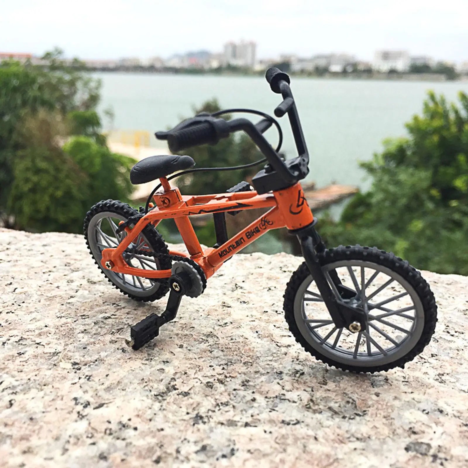 https://cdn.shopify.com/s/files/1/0743/8945/5069/files/puzzloria-finger-bmx-bike-mini-alloy-model-12.webp?v=1764121409