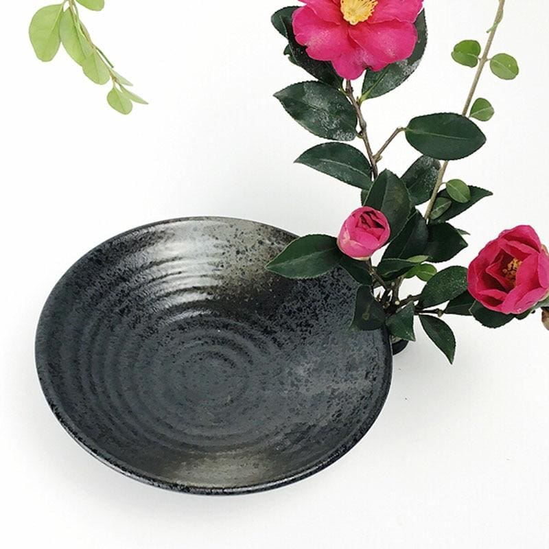 https://cdn.shopify.com/s/files/1/0059/2887/8191/products/vase-itsuki-vases-my-japanese-home_595.jpg?v=1571710614